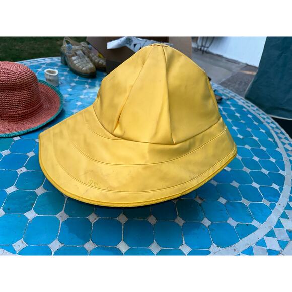 VINTAGE RAINSKINS YELLOW RAIN HAT - Picture 1 of 7